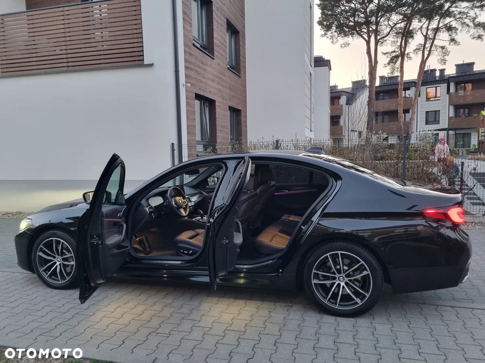 BMW Seria 5 530i xDrive mHEV M Sport sport - 4