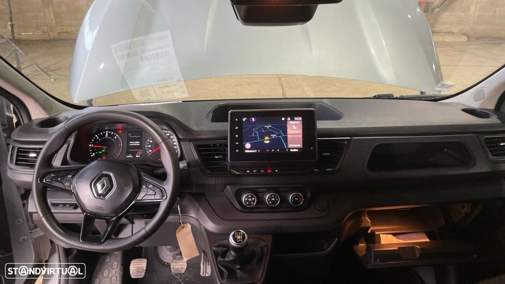 Renault Trafic L2H1 3000 KG CONFORT 6lugares c/iva - 3