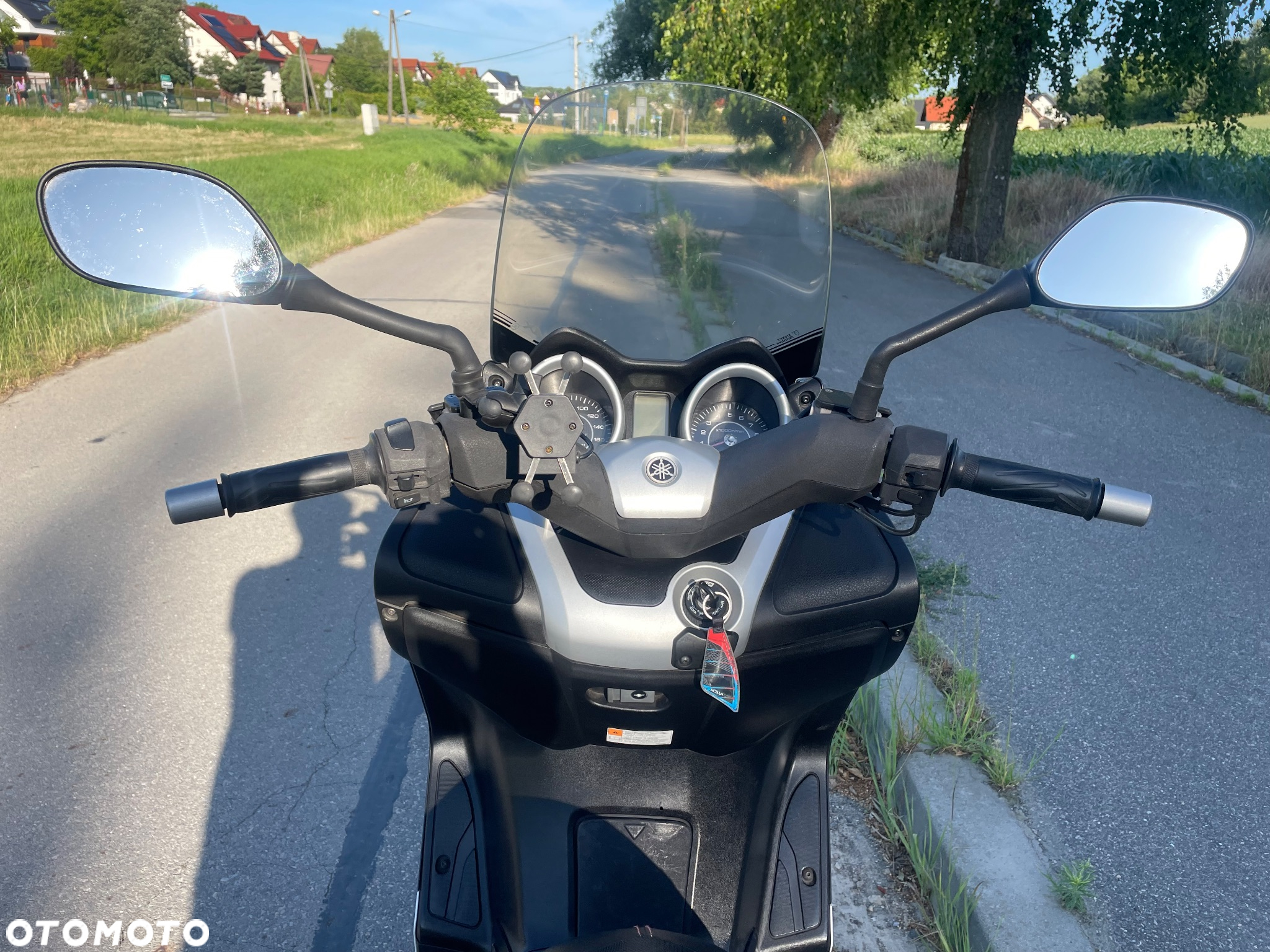 Yamaha X-max - 11