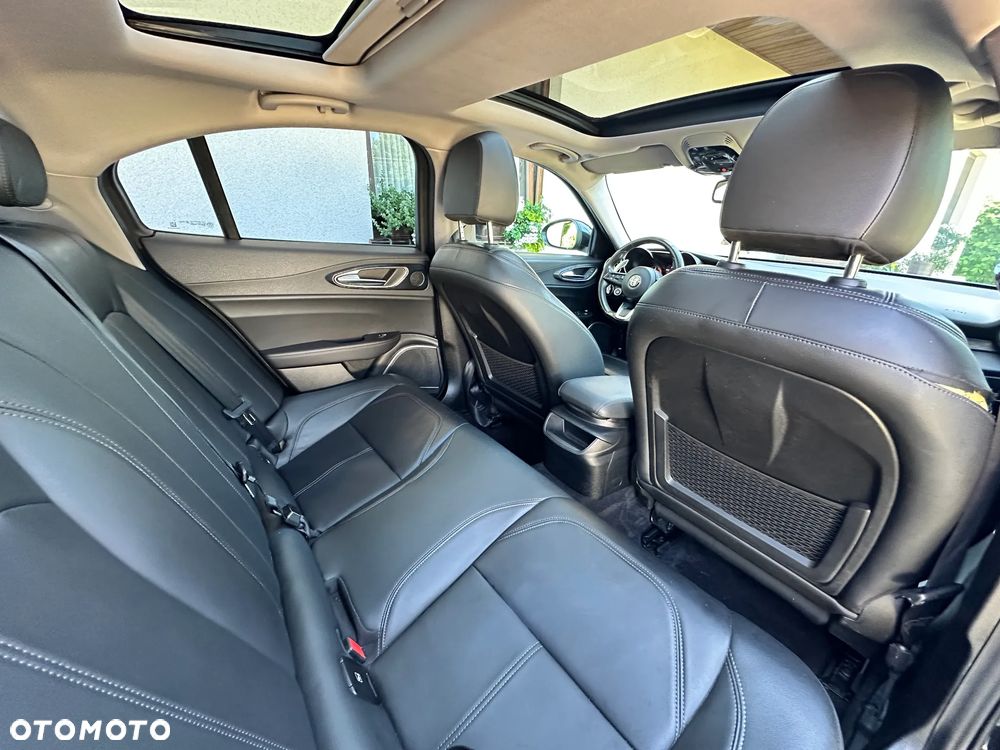 Alfa Romeo Giulia 2.2 D Turbo Super - 30