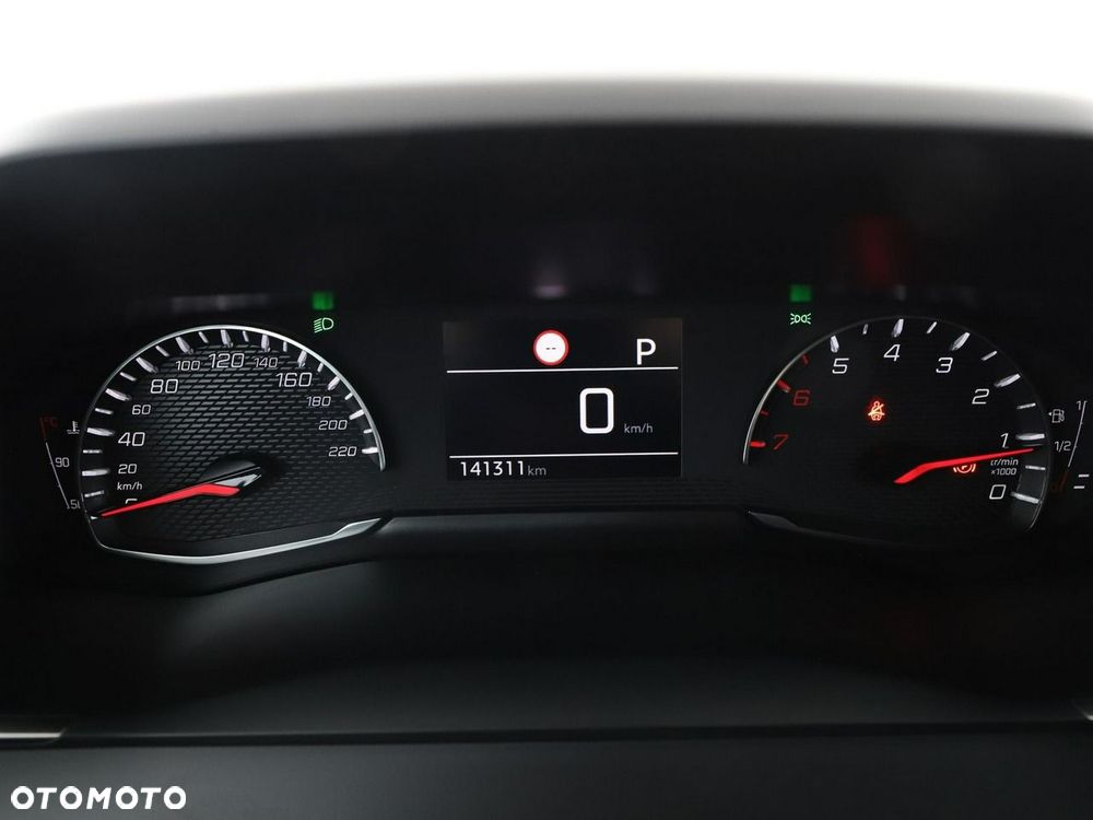 Peugeot 2008 1.5 BlueHDi Allure S&S EAT8 - 23