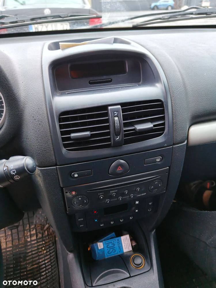 Renault Clio - 8