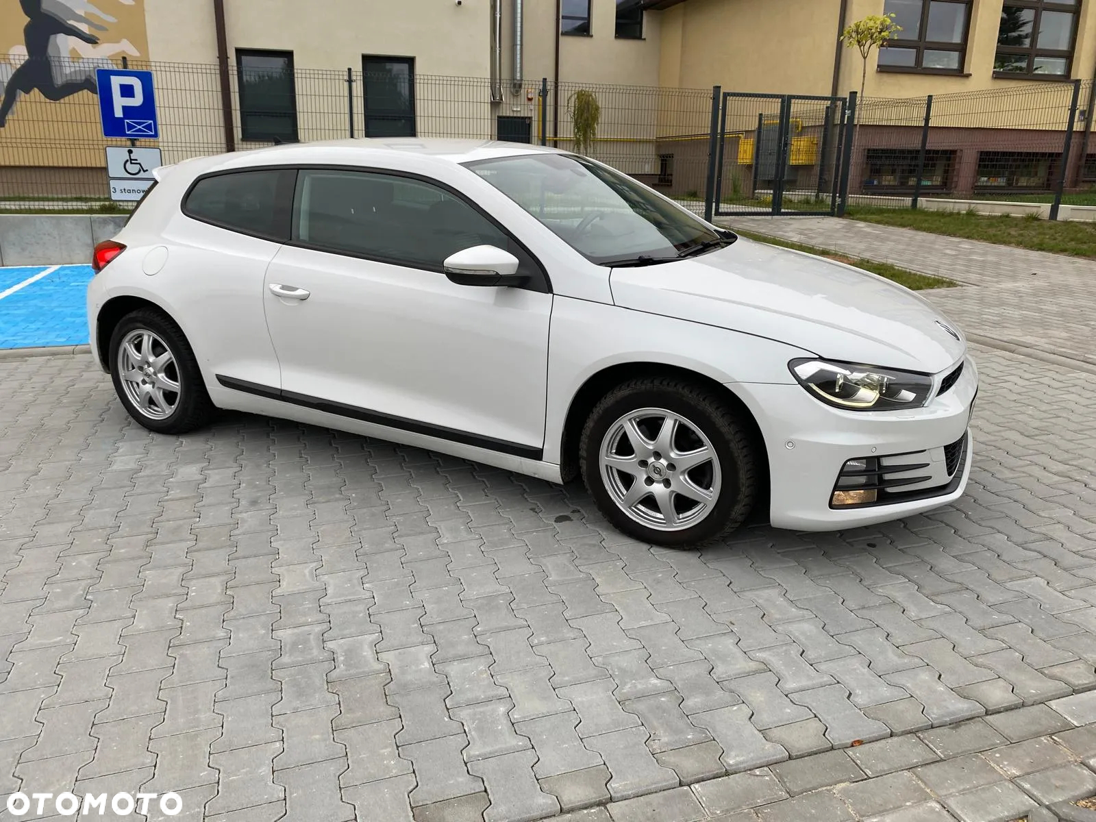 Volkswagen Scirocco 2.0 TSI (BlueMotion Technology) - 14
