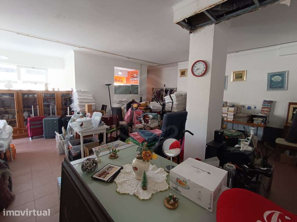 Espaço comercial para vários tipos de utilização perto do mercado d... - Grande imagem: 3/27