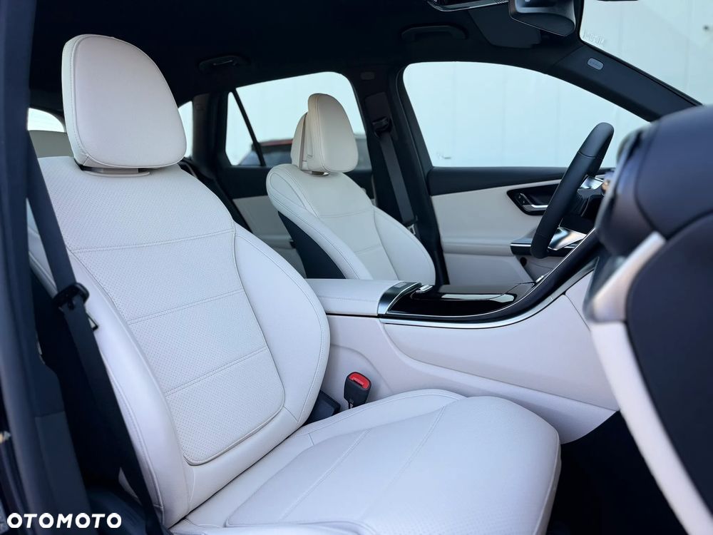Mercedes-Benz GLC - 24