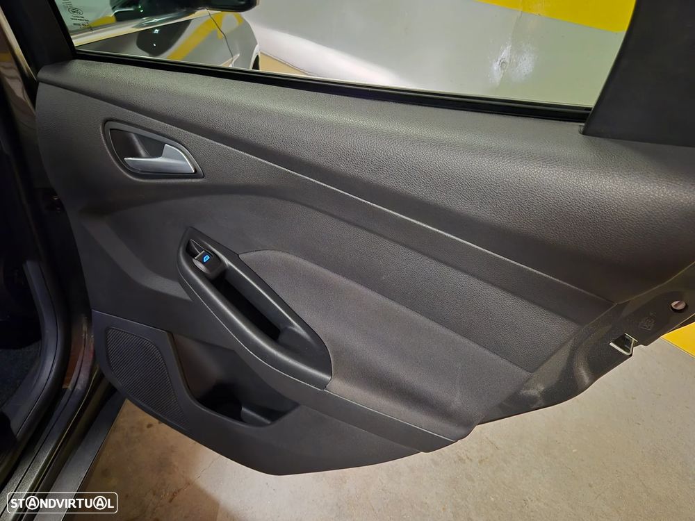 Ford Focus SW 1.5 TDCi Titanium - 28