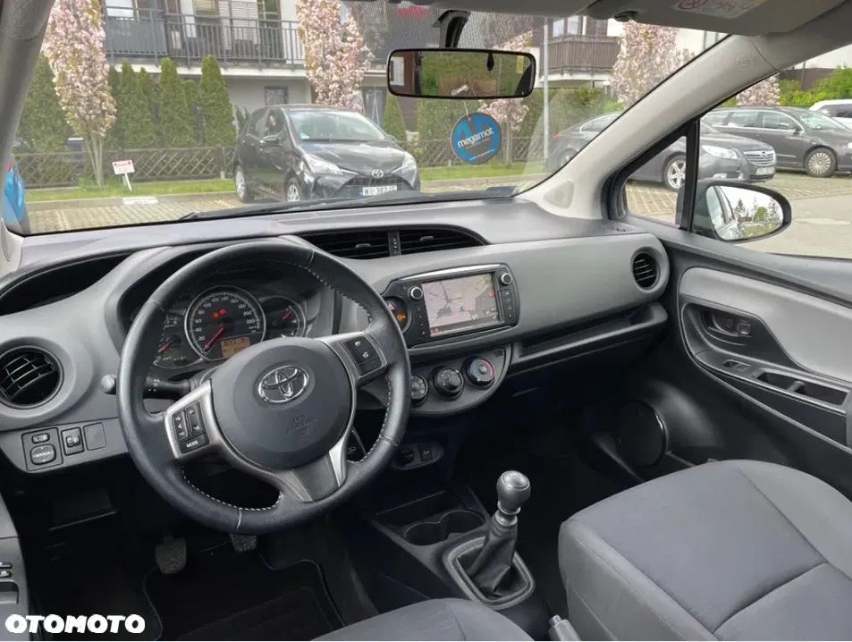 Toyota Yaris 1.33 Premium EU6 - 7
