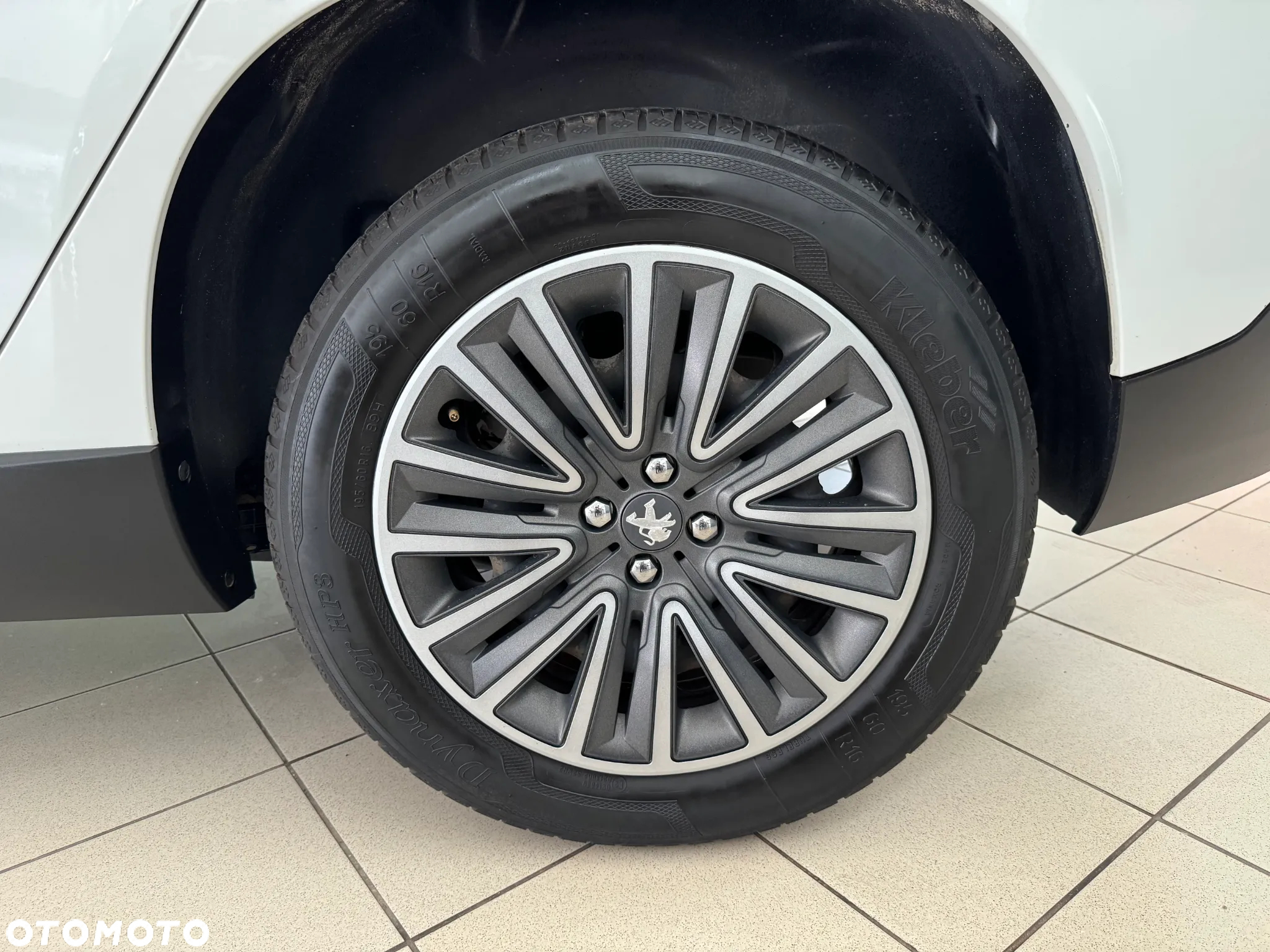 Peugeot 2008 1.2 Pure Tech Active EU6 - 32