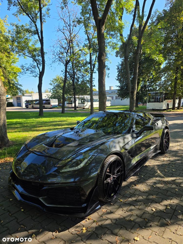 Chevrolet Corvette - 23