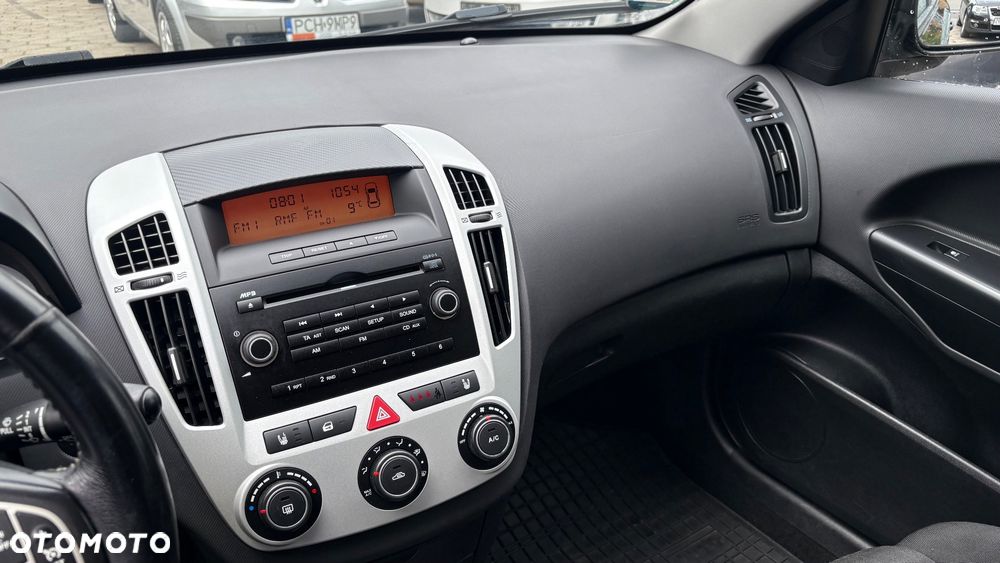 Kia Ceed - 26