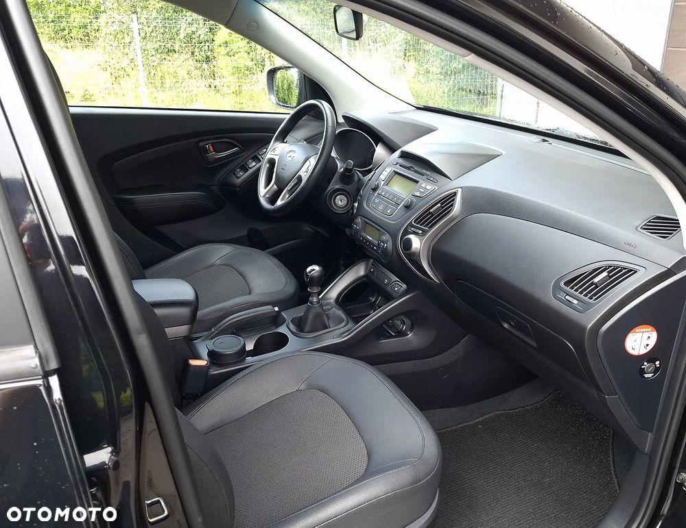 Hyundai ix35 1.7 CRDi 2WD blue Finale Gold - 6