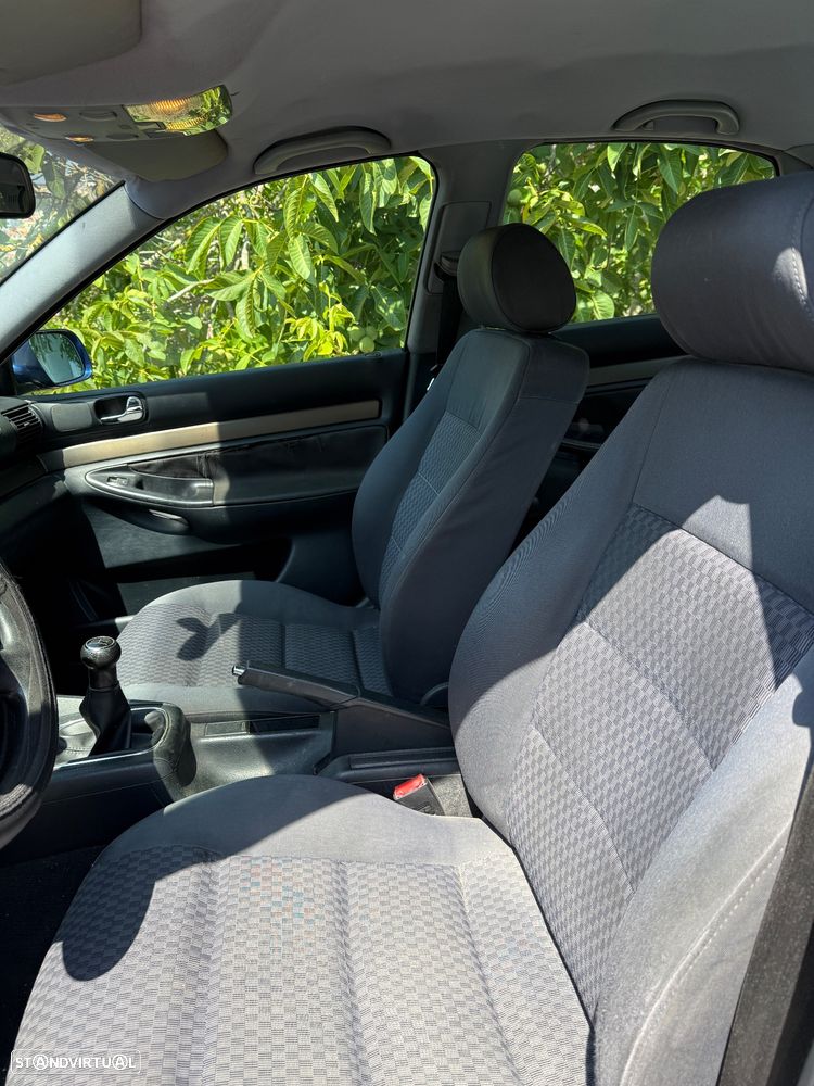 Audi A4 1.9 TDI Confort - 7
