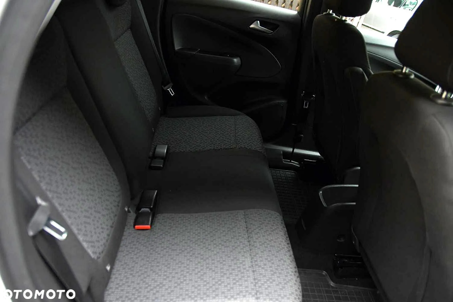 Opel Crossland X - 20