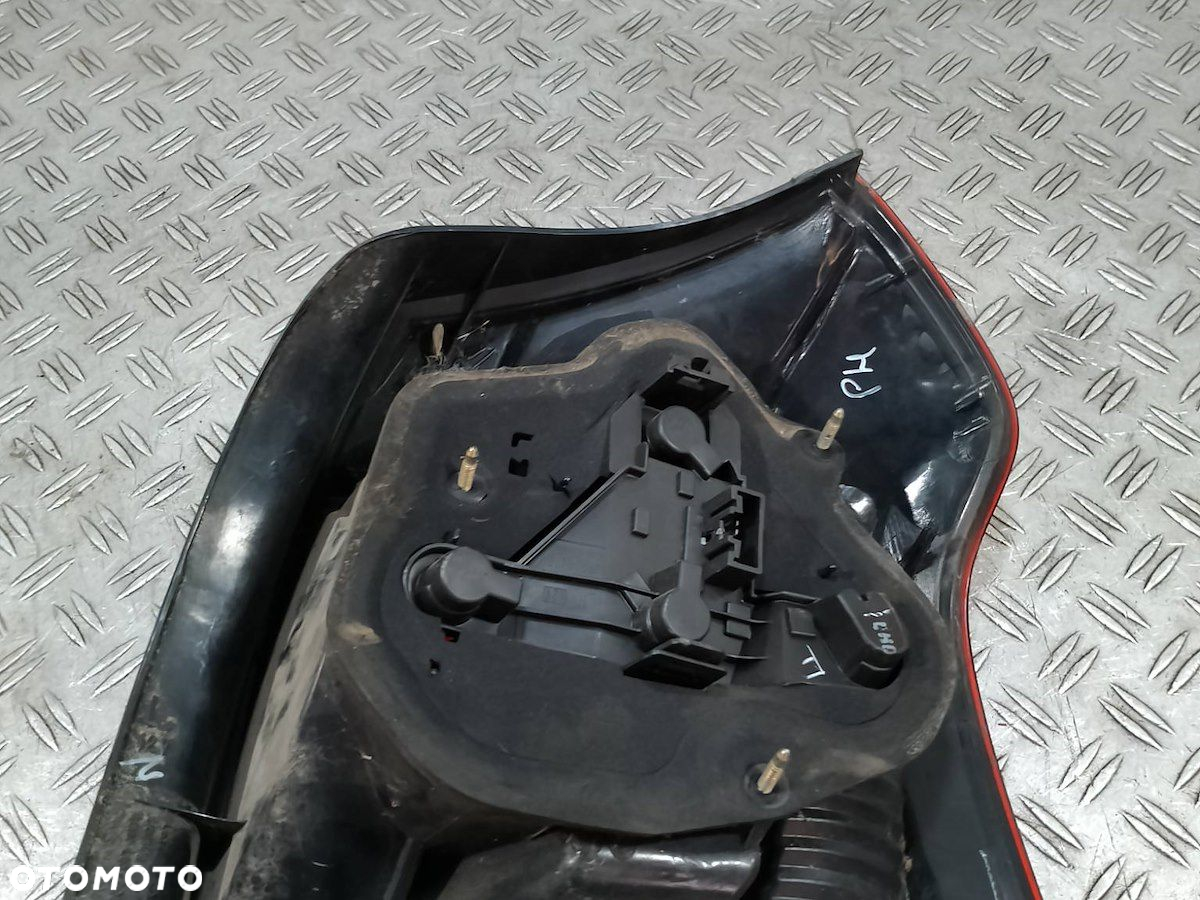 LAMPA TYLNA LEWA TOYOTA COROLLA E12 HATCHBACK - 5