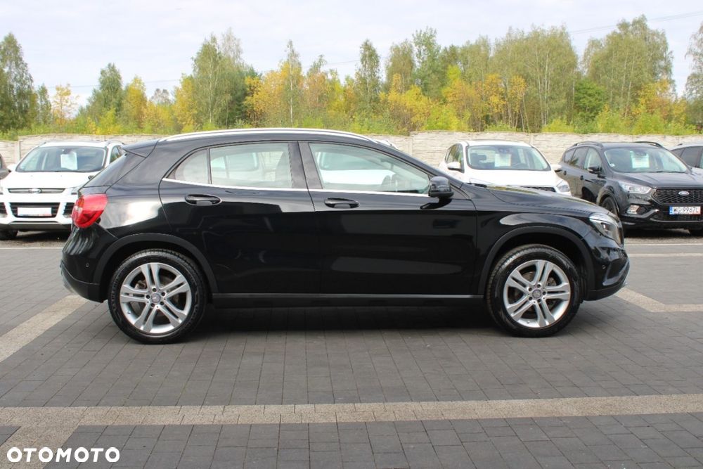 Mercedes-Benz GLA - 8