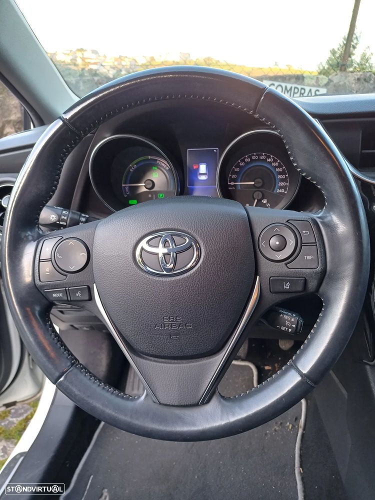 Toyota Auris Touring Sports 1.8 HSD Freestyle - 3