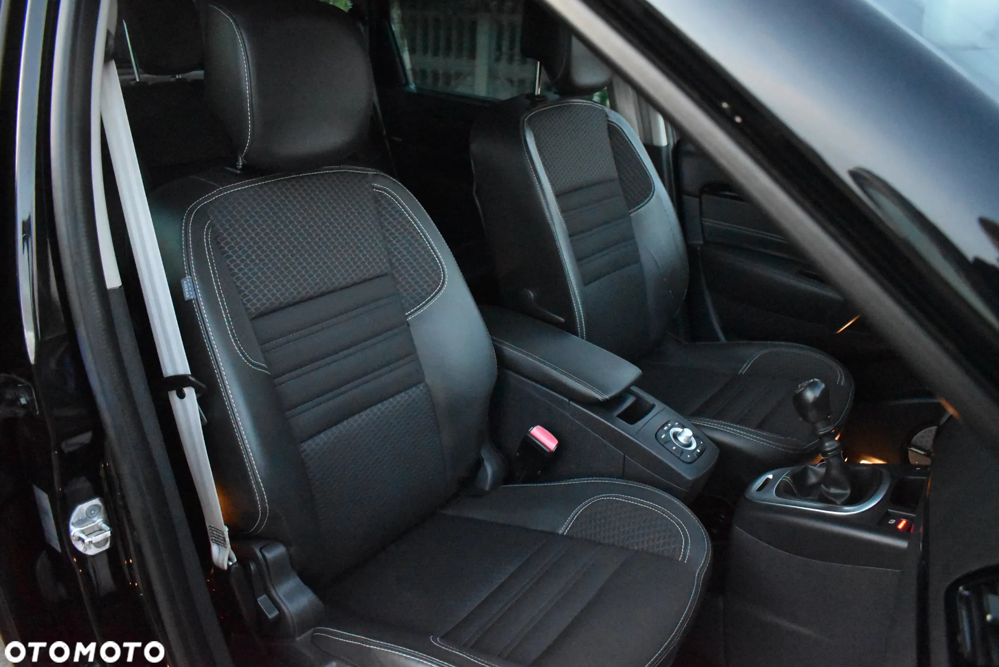 Renault Scenic ENERGY TCe 130 S&S Xmod Bose Edition - 33