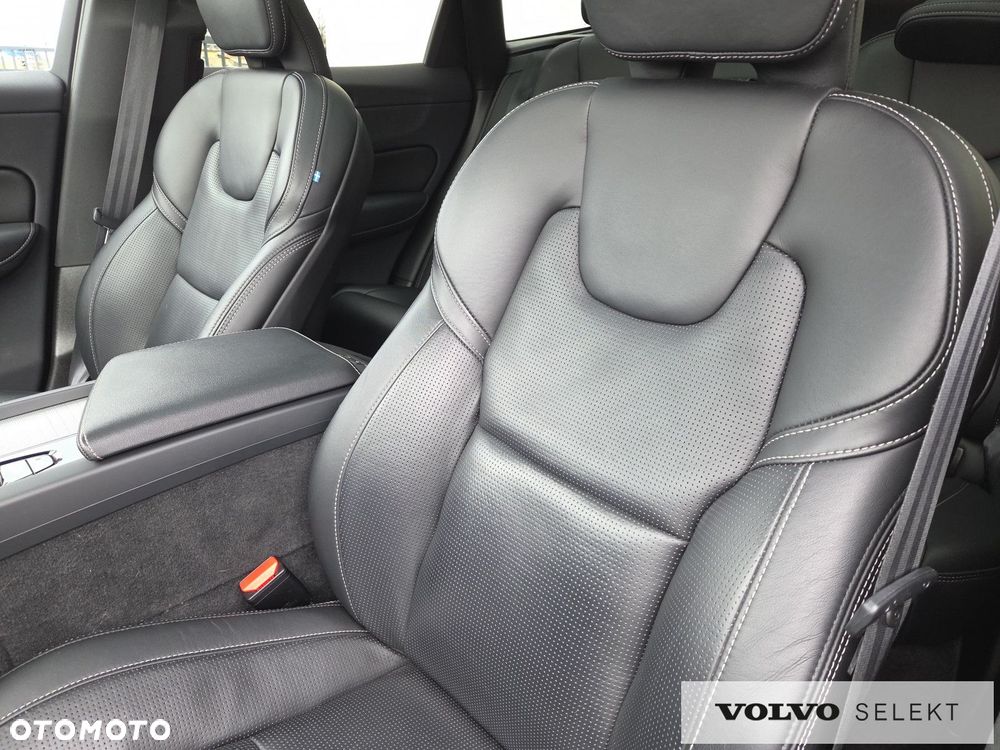 Volvo XC 60 T8 Plug-In Hybrid AWD R-Design - 25