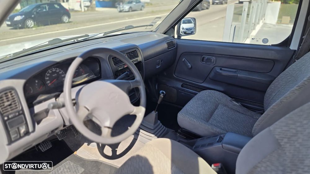 Nissan Pick Up 2.5 D CD - 9