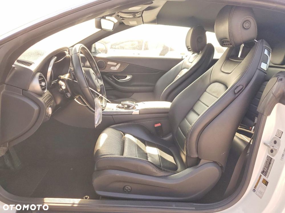 Mercedes-Benz Klasa C 300 9G-TRONIC - 8