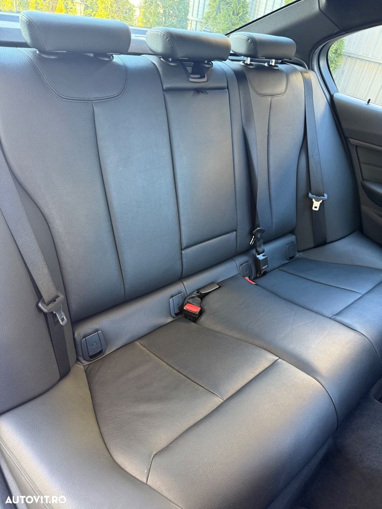BMW Seria 3 318d Aut. Luxury Line - 12