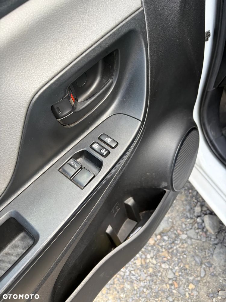 Toyota Yaris Hybrid 100 Active EU6 - 15