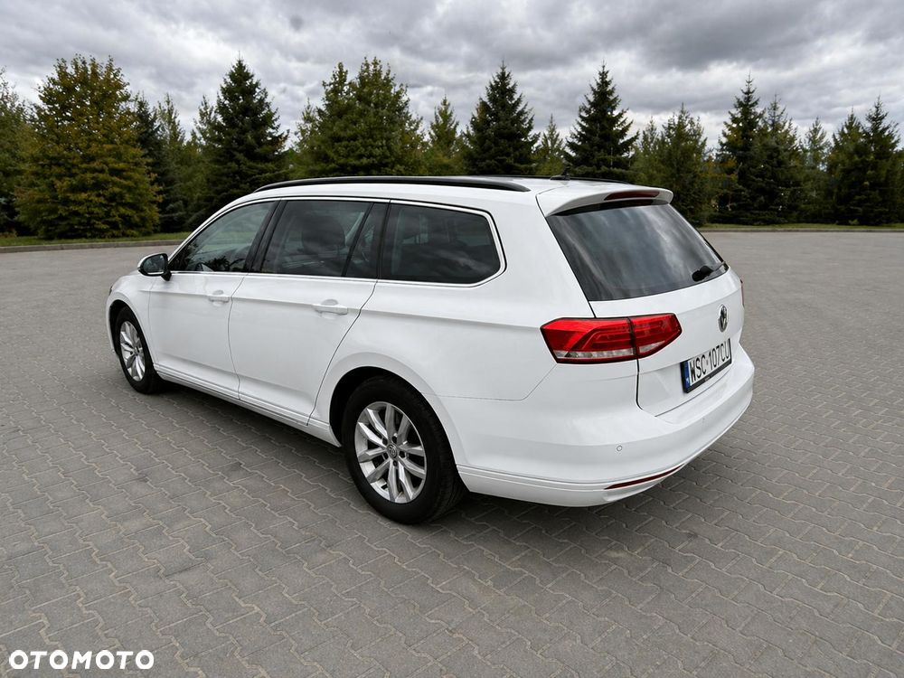 Volkswagen Passat 1.6 TDI SCR DSG Conceptline - 8