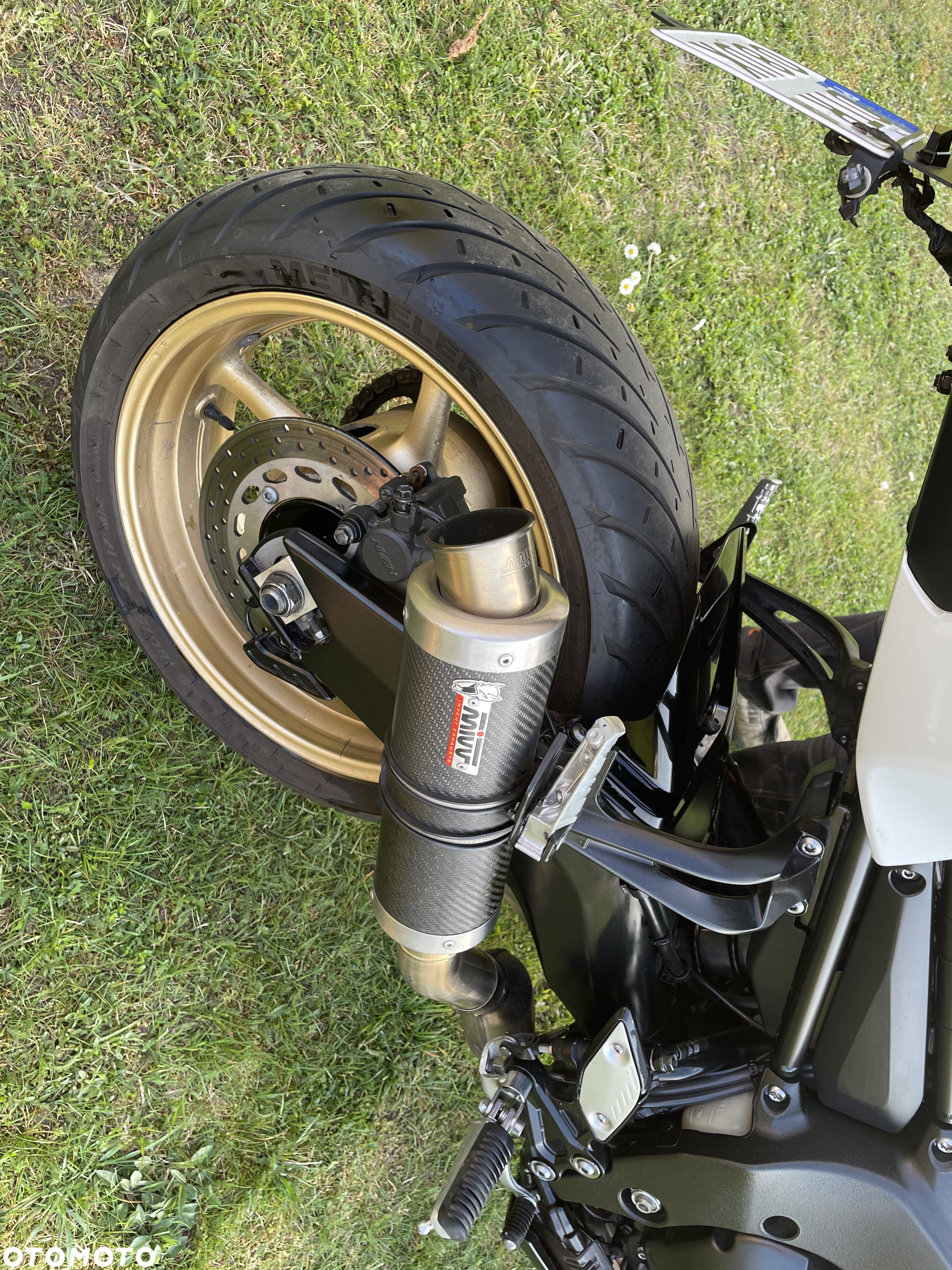 Yamaha FZ8 - 7