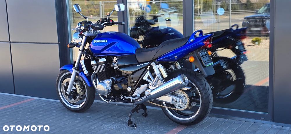 Suzuki GSX - 27