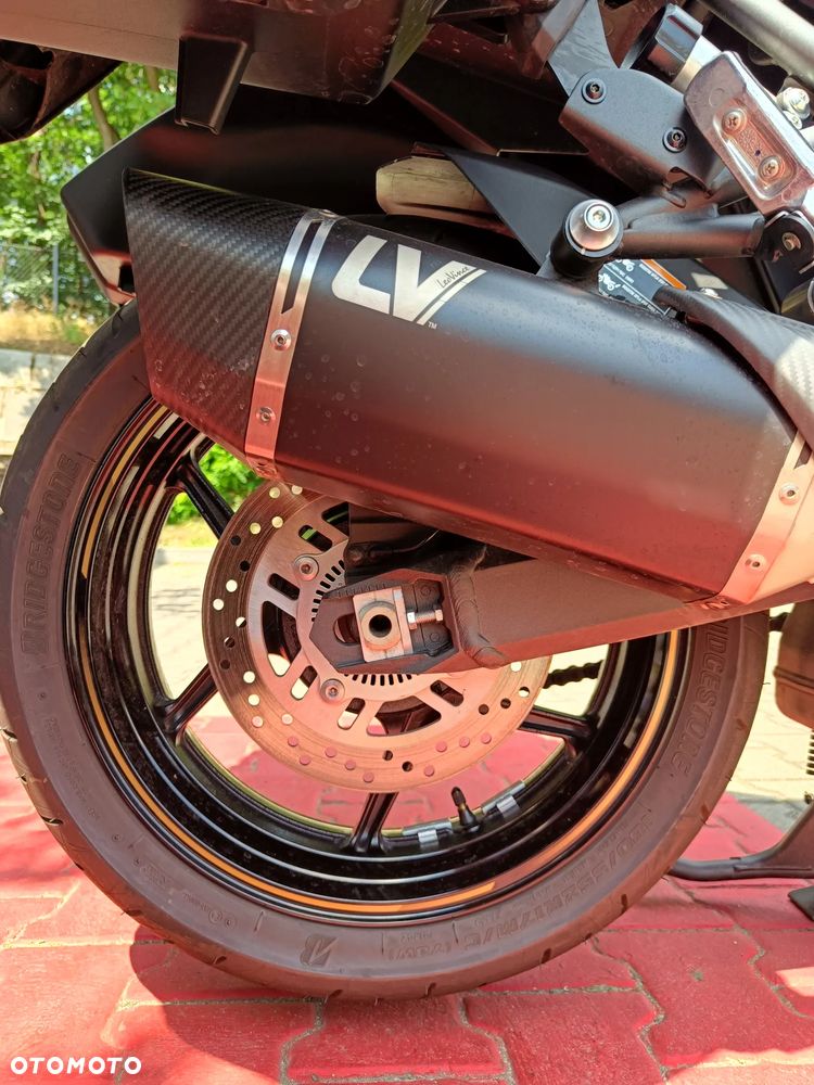 Kawasaki Versys 1000 - 16