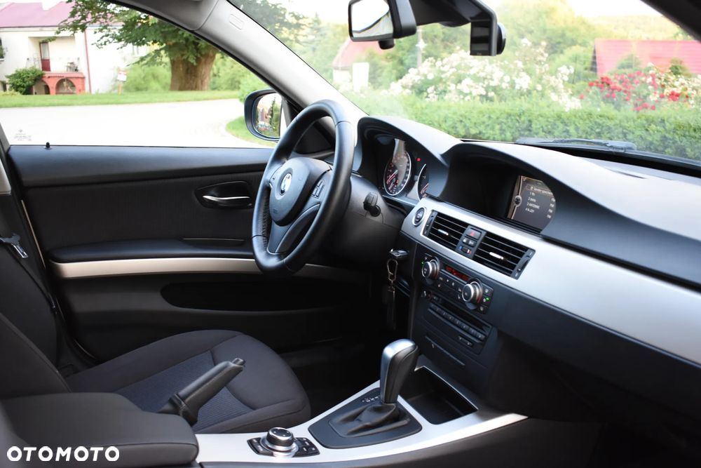 BMW Seria 3 318d - 24
