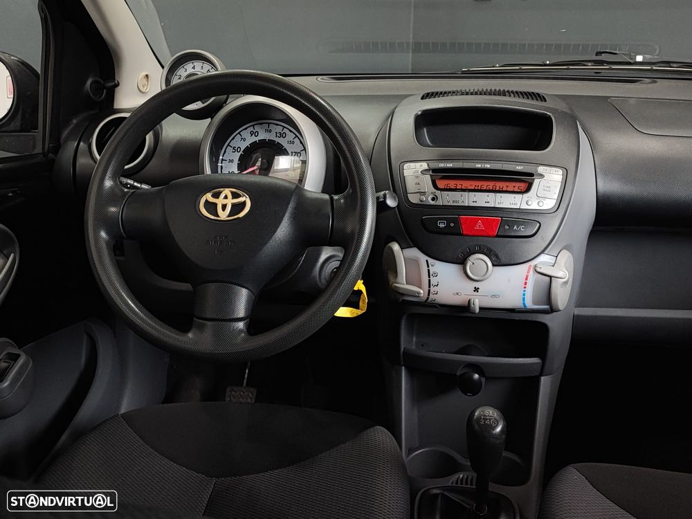 Toyota Aygo 1.0 + AC - 30
