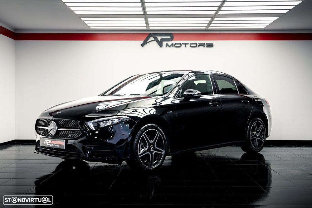 Mercedes-Benz A 250 Limousine e AMG Line - 1