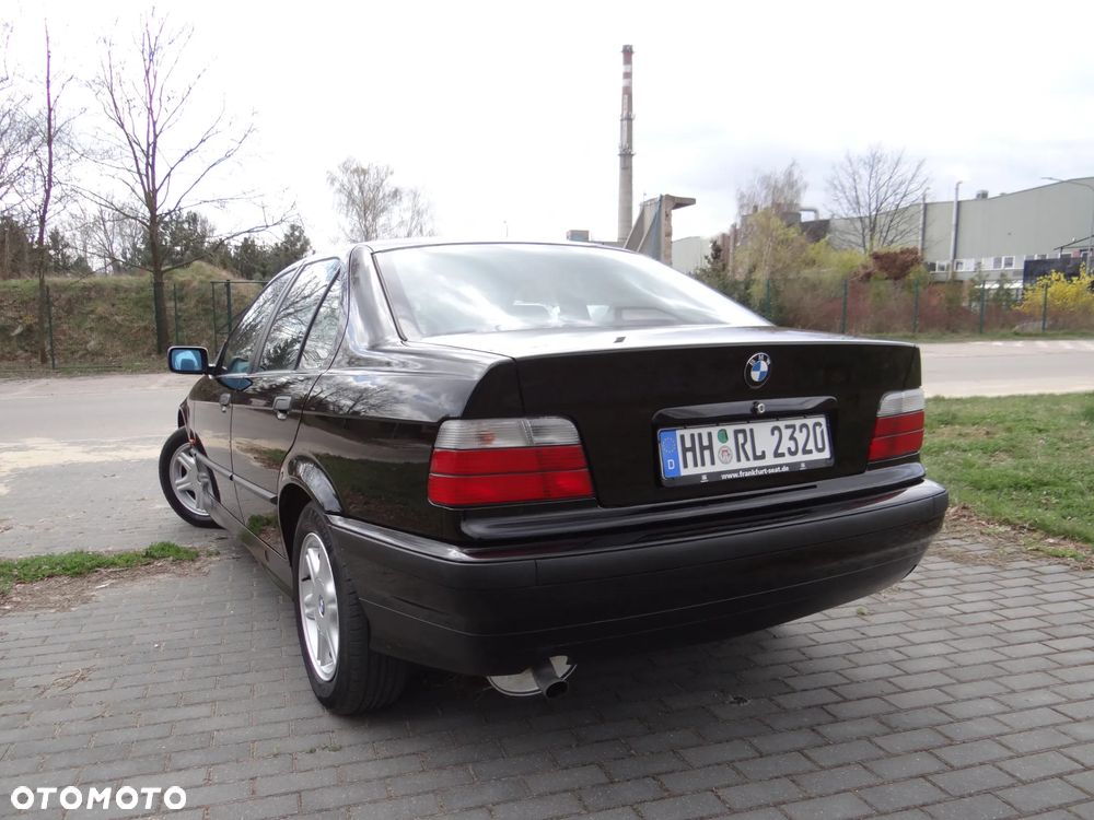BMW Seria 3 316i - 4