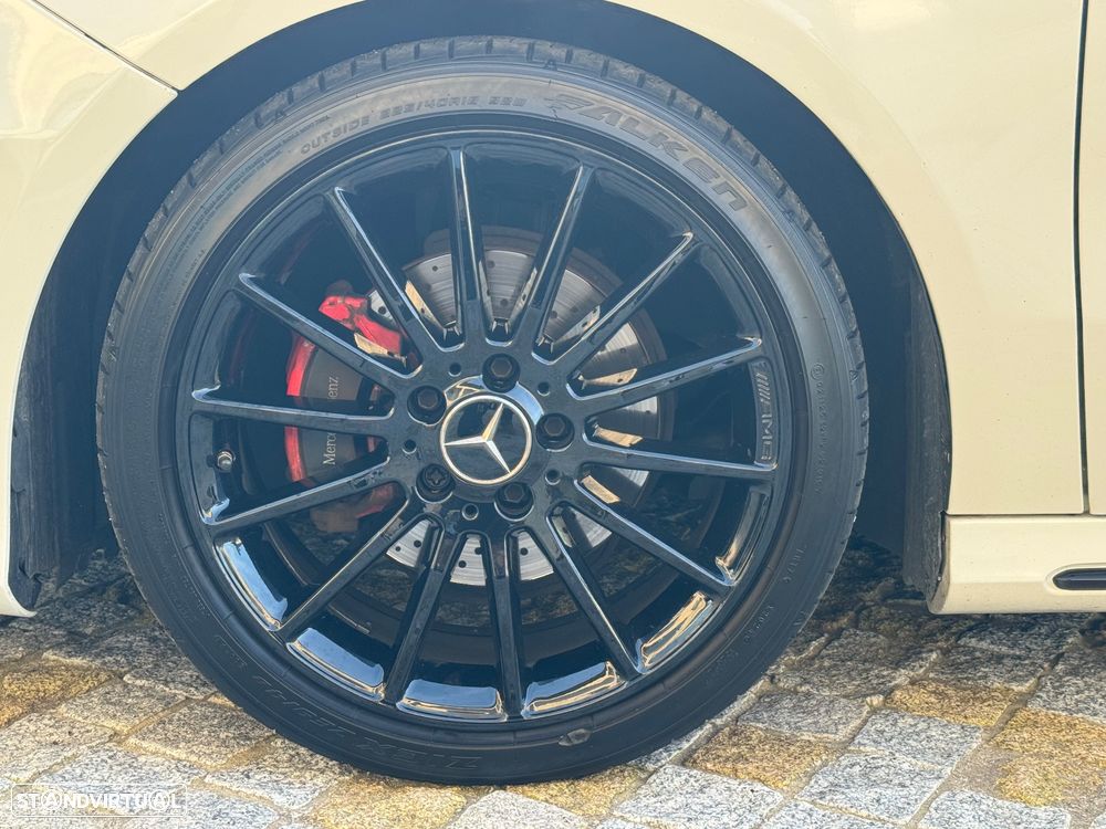 Mercedes-Benz A 180 d AMG Line - 8