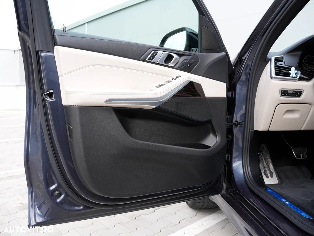 BMW X5 xDrive30d - 16