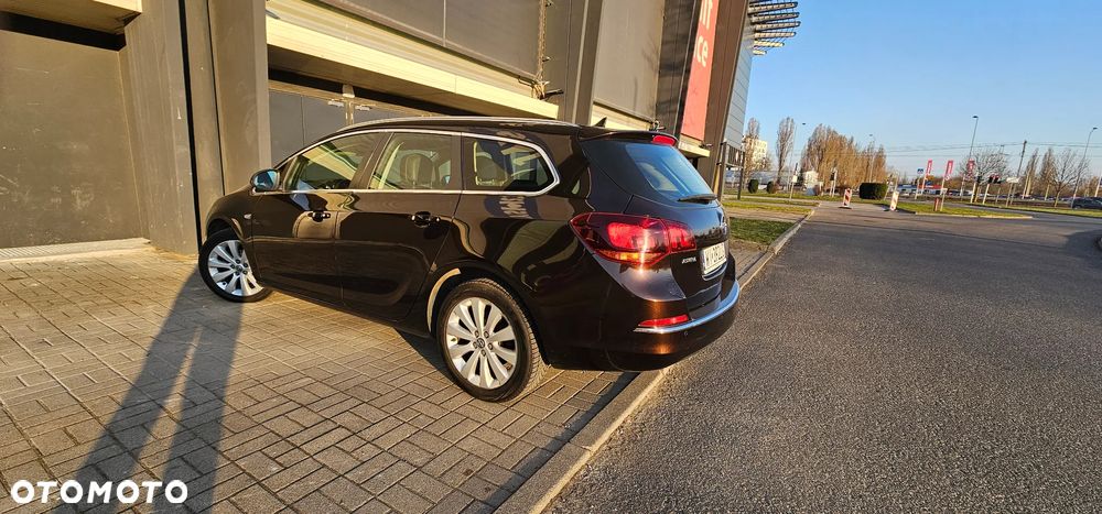 Opel Astra 1.4 T Cosmo EU6 - 11