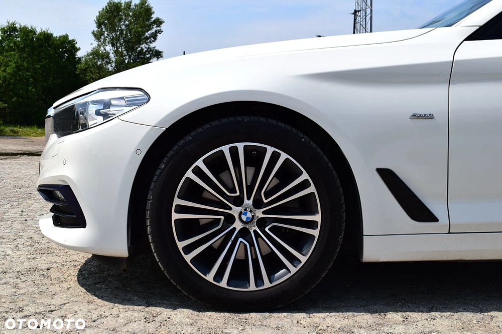 BMW Seria 5 520d xDrive Sport Line sport - 23