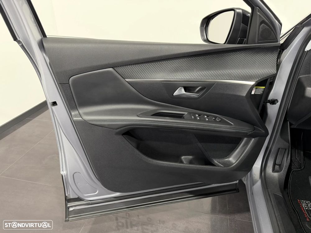 Peugeot 3008 1.6 Hybrid Allure e-EAT8 - 18