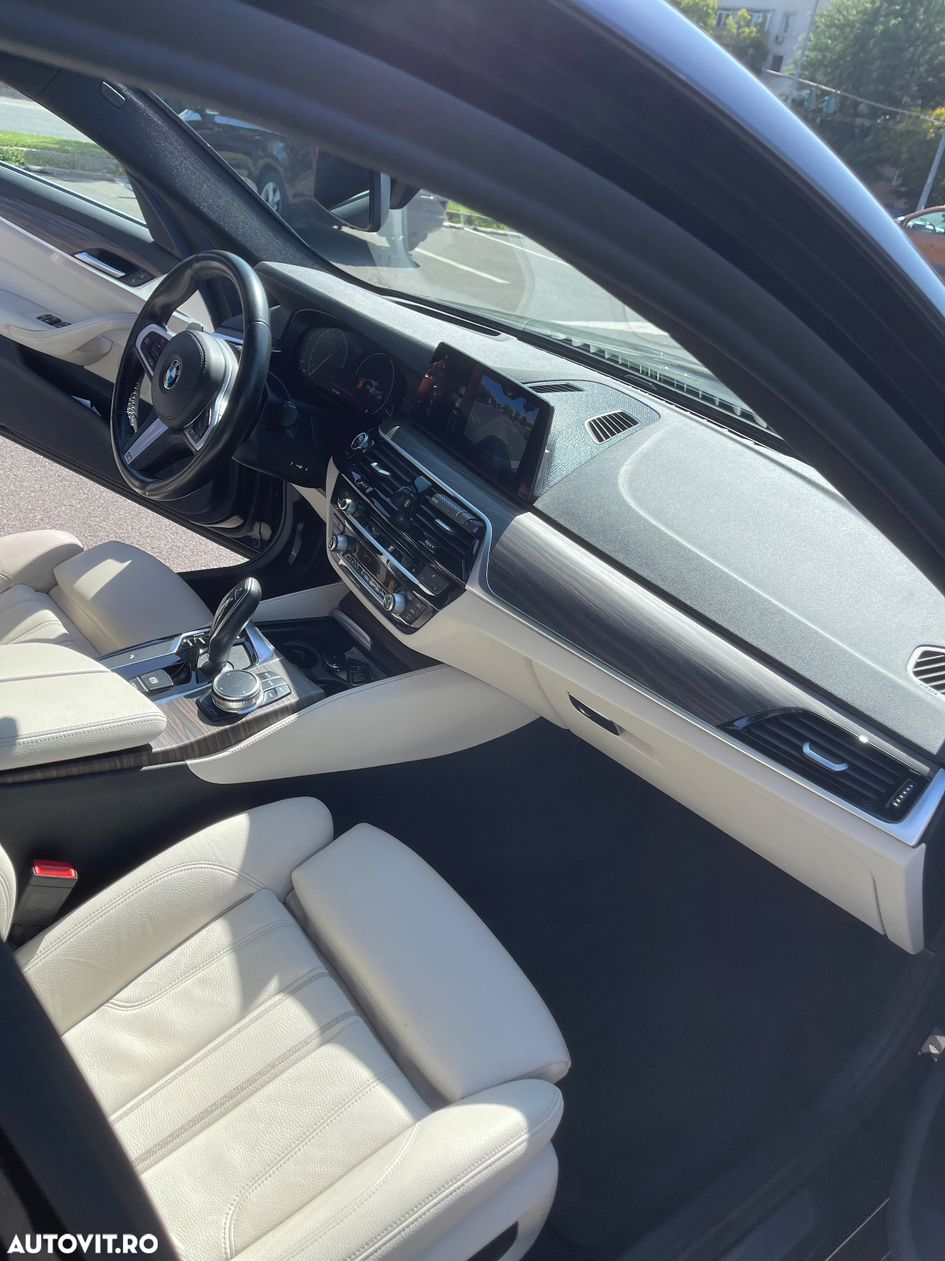 BMW Seria 5 520d xDrive AT - 17