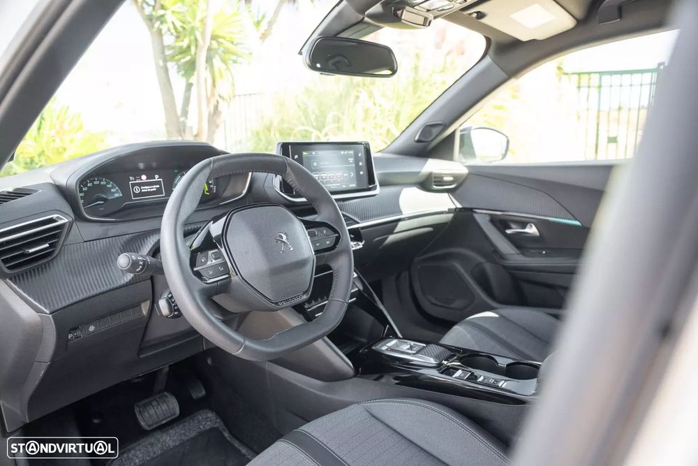 Peugeot e-2008 - 19