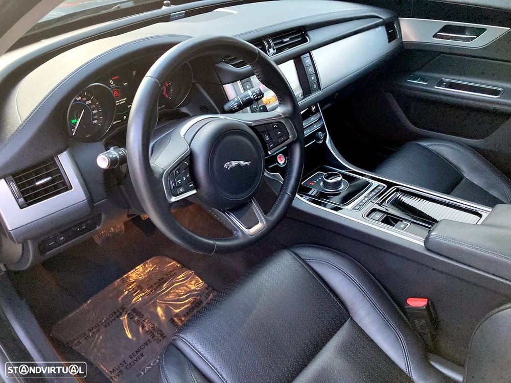 Jaguar XF Sportbrake 2.0 D Pure Aut. - 24