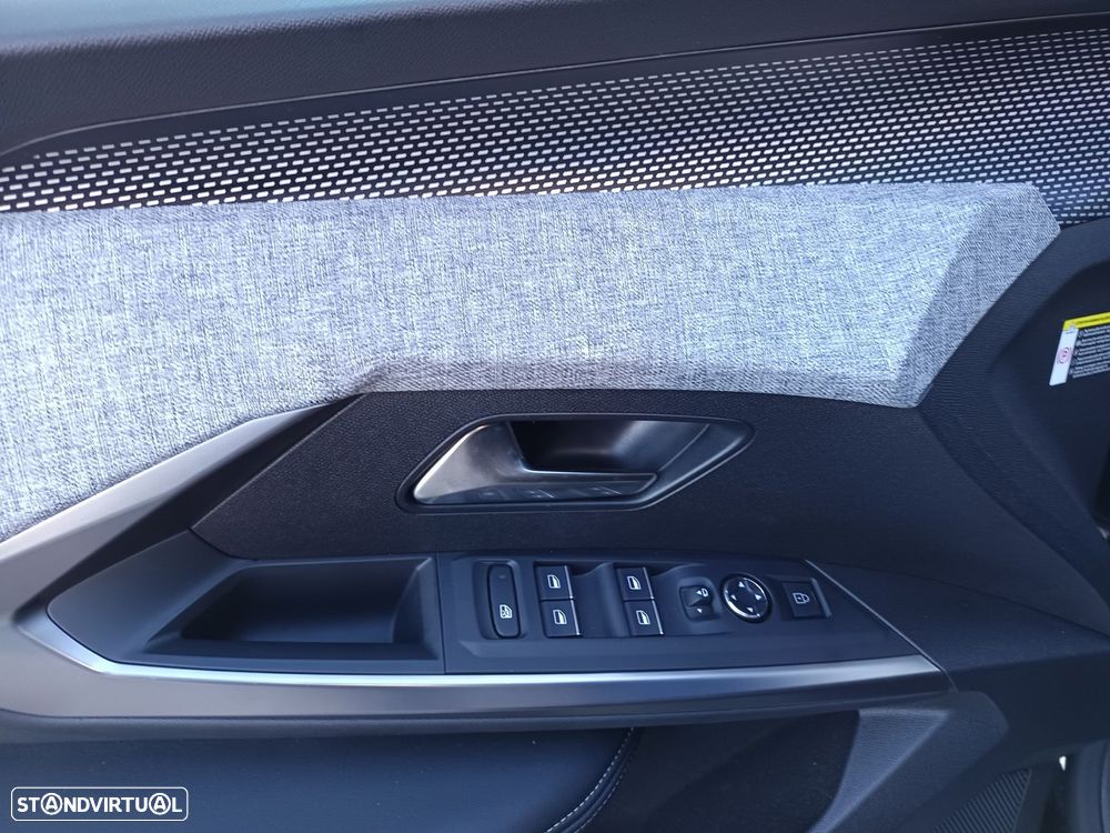 Peugeot 3008 1.2 Hybrid GT e-DCS6 - 37