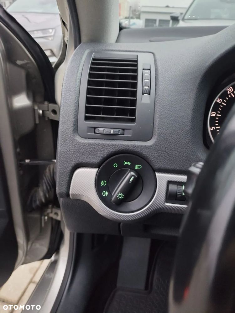 Skoda Octavia 2.0 TDI Elegance DSG - 2