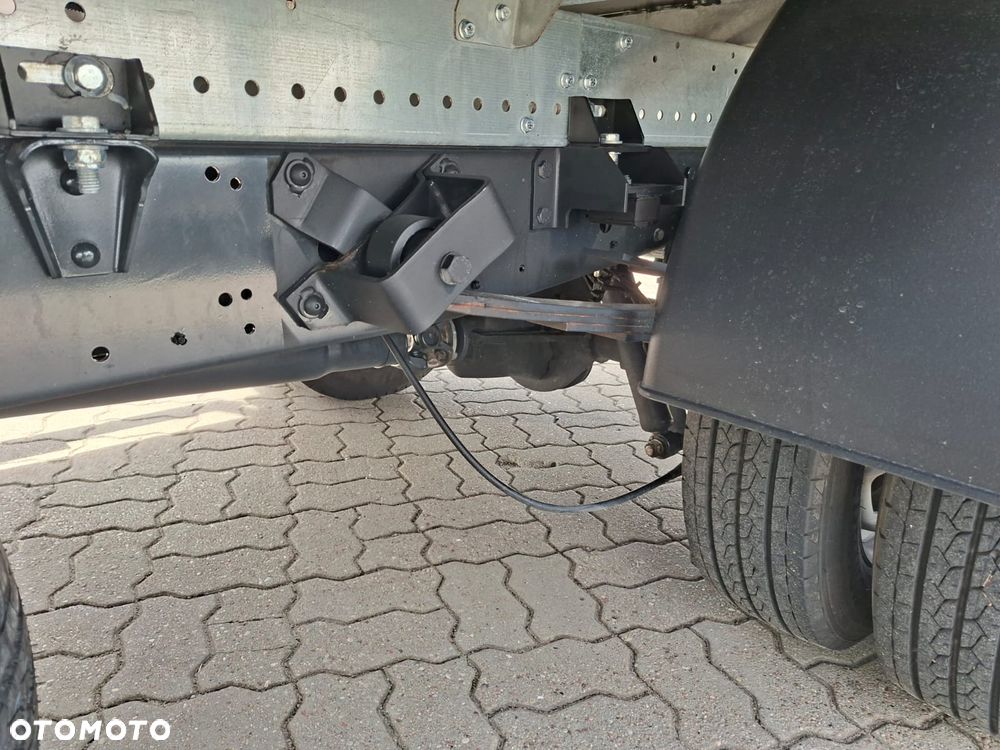 Iveco 35C16 Automat Kontener z Winda 8ep Silnik 3L Bliźniaki Drzwi Boczne - 12