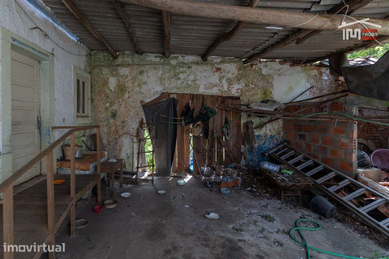 Moradia T3 para reconstrução em Crespos, S. Mamede - Grande imagem: 3/24