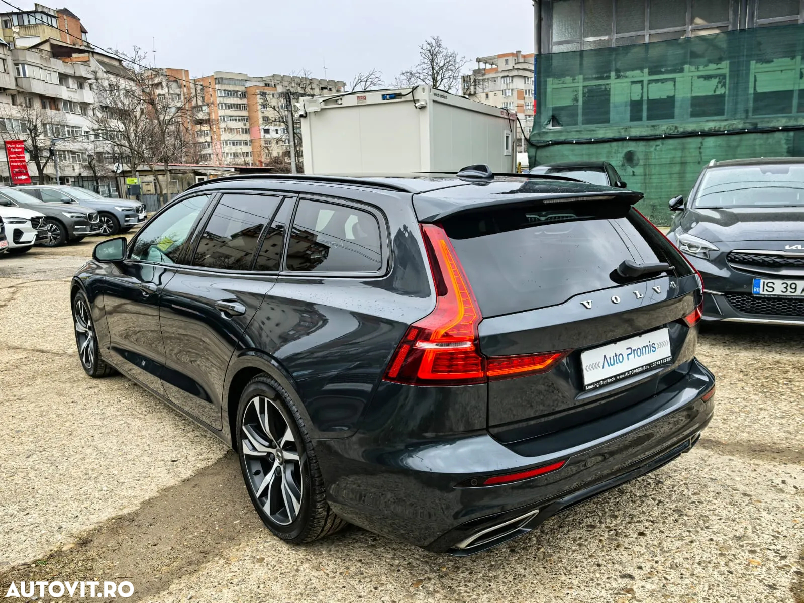 Volvo V60 D3 R-Design - 8