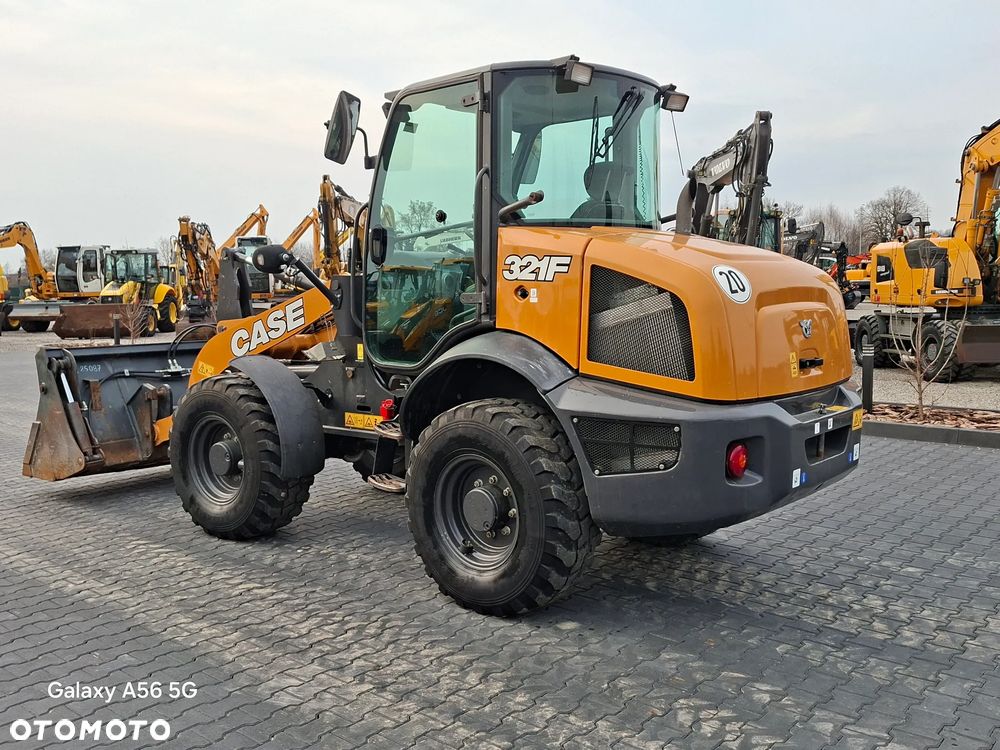 Case 321F Łyżka+Widły - 10