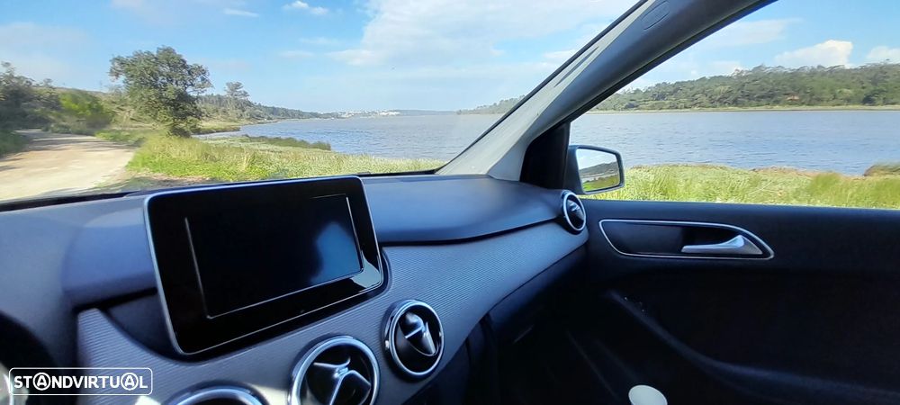 Mercedes-Benz B 180 d Style - 13