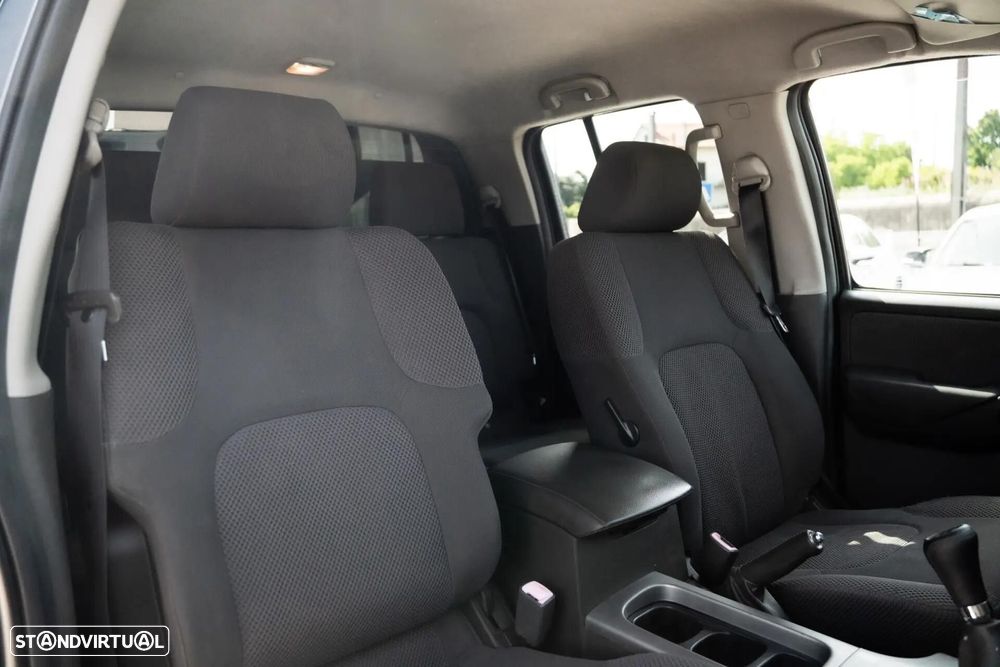 Nissan Navara 2.5 dCi CD Pilot Hi-Tech - 18